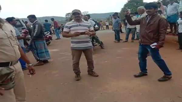 Narayanamurthy who Giving Stop the Drug In Narasipurav