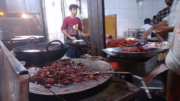 BBMP Take Action Against Footpath Vendors & Food Sellers 
