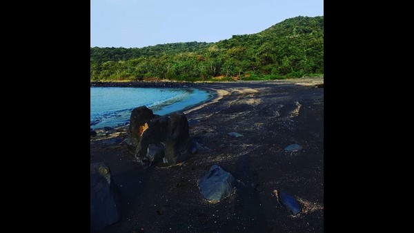 ಈ ಕಪ್ಪು ಮರಳಿನ ತೀರದಲ್ಲಿ ಸಿನಿಮಾ ಶೂಟಿಂಗ್ ನಡೆಯುತ್ತೆ