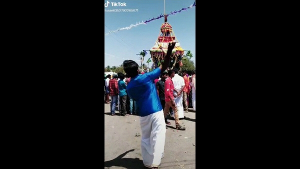 Corona leaves India; Tik Tok Video Viral In Holalkere Corona leaves India; Tik Tok Video Viral In Holalkere