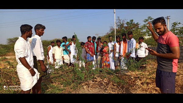 ಹಳ್ಳಿಗಳಿಗೆ ಬೇಲಿ ಹಾಕಿ ದಿಗ್ಬಂಧನ 