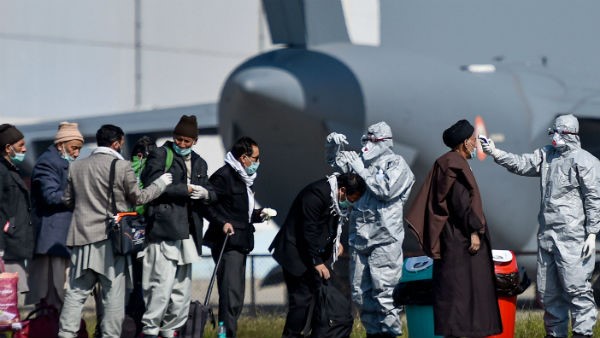 100ಕ್ಕೂ ಹೆಚ್ಚು ಭಾರತೀಯ ವಿದ್ಯಾರ್ಥಿಗಳಿಗೆ ದಿಗ್ಬಂಧನ 