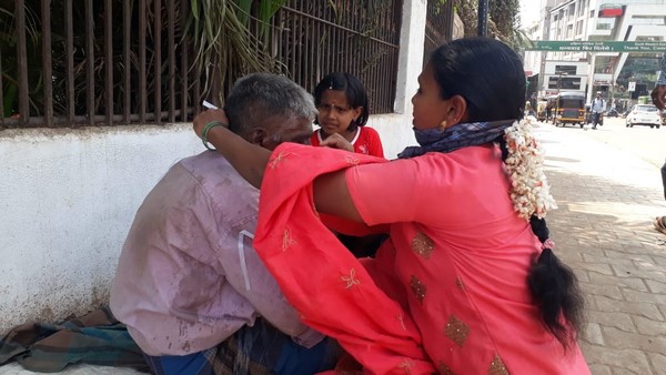 ಕಳೆದ ಒಂದು ವಾರದಿಂದ ಮಾಸ್ಕ್‌ ವಿತರಣೆ