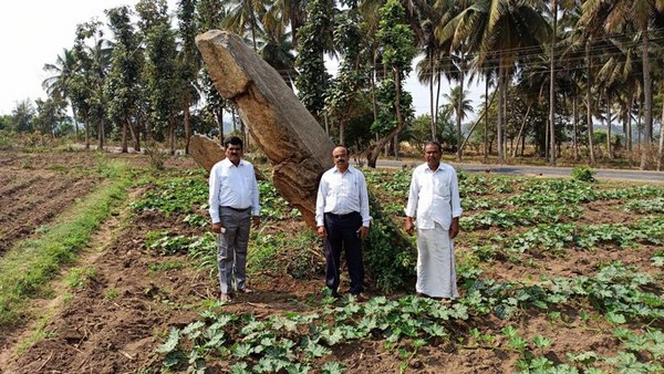 ಮುನೇಶ್ವರನ ಕಲ್ಲು ಎಂದು ಕರೆಯುವ ಸ್ಥಳೀಯರು