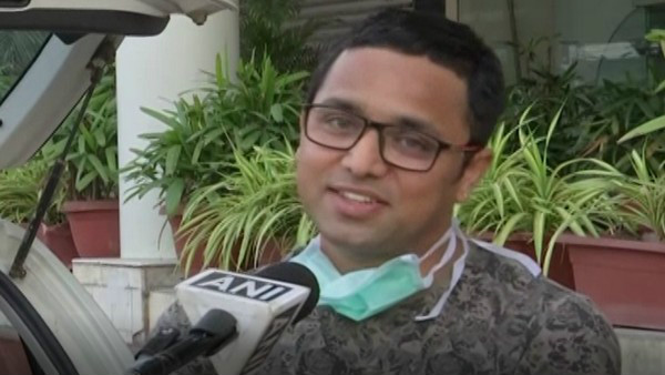 ಕಾರ್‌ನಲ್ಲೇ ವಾಸ