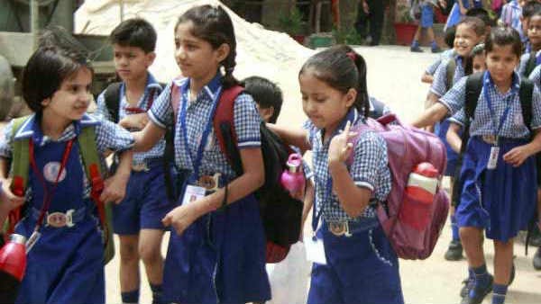 ಭೋದನೆ ಶುಲ್ಕವನ್ನು ಮಾತ್ರ ಪಡೆಯಬೇಕು 