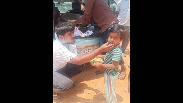 ಮಕ್ಕಳಿಗೆ ಹಾಲು ವಿತರಣೆ