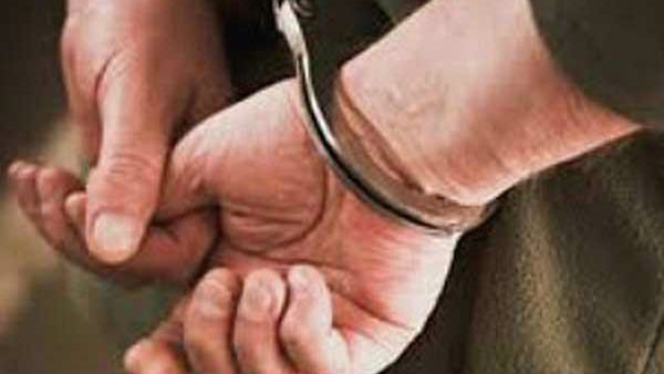  ಪೋಸ್ಟ್ ಮ್ಯಾನ್ ಬಂಧಿಸಿದ ಪೊಲೀಸರು