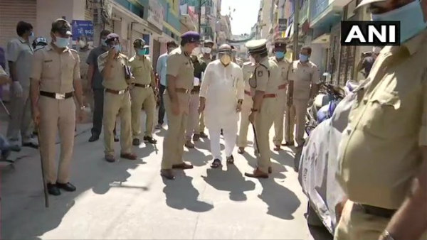 ಪೊಲೀಸರ ಕಾರ್ಯಾಚರಣೆಯನ್ನು ತೋರಿಸ್ತೀವಿ 