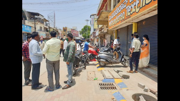 Davanagere People Violating Lockdown