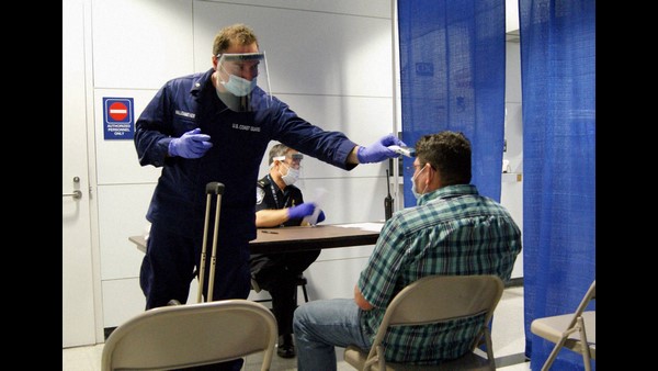 ಡೆಡ್ಲಿ ಎಬೋಲಾ ವೈರಸ್ ಹರಡುವುದು ಹೇಗೆ? 