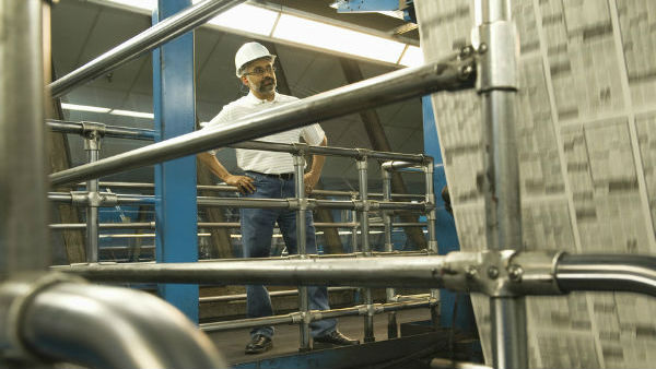 ಕಾರ್ಖಾನೆಯವರು ಕಾರ್ಮಿಕರ ಸುರಕ್ಷತೆಗೆ ಆದ್ಯತೆ ನೀಡಬೇಕು ಕಾರ್ಖಾನೆಯವರು ಕಾರ್ಮಿಕರ ಸುರಕ್ಷತೆಗೆ ಆದ್ಯತೆ ನೀಡಬೇಕು