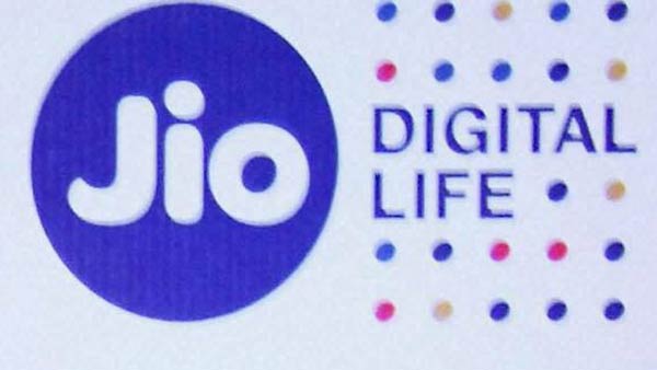 ಆರ್ ಐಎಲ್ ನಿರ್ದೇಶಕ ಮುಖೇಶ್ ಅಂಬಾನಿ 