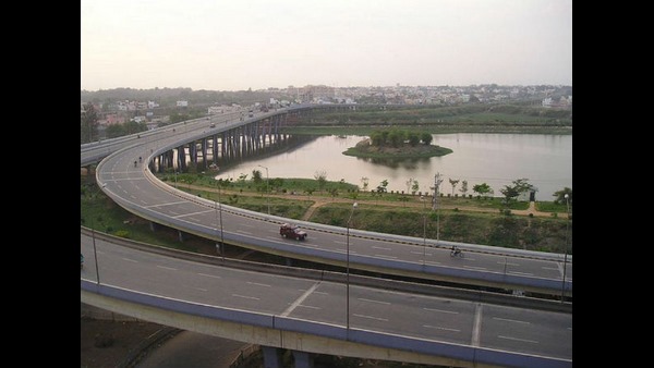 ಅರ್ಧಕ್ಕೆ ನಿಂತಿರುವ ಹಲವು ಯೋಜನೆಗಳು 