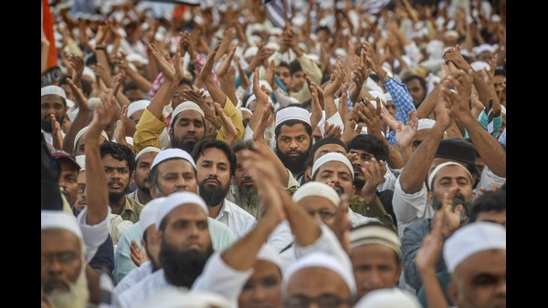 ಕೆಲವರ ತಪ್ಪಿಗೆ ಇಡೀ ಸಮುದಾಯವನ್ನು ದೂಷಿಸುವುದೇ? 