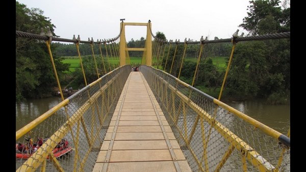  ದಂಧೆಗೆ ತೂಗುಸೇತುವೆ ಬಳಕೆ