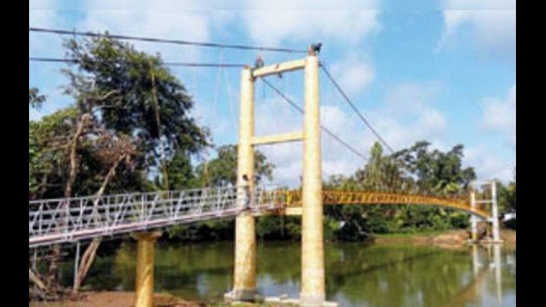  ತೂಗುಸೇತುವೆ ಬಳಕೆಗೆ ಸ್ಥಳೀಯರ ದೂರು