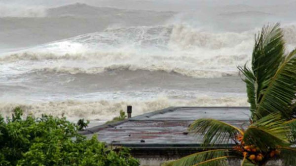 ಅರಬ್ಬಿ ಸಮುದ್ರದಲ್ಲಿ ಟ್ರಫ್ ನಿರ್ಮಾಣ 