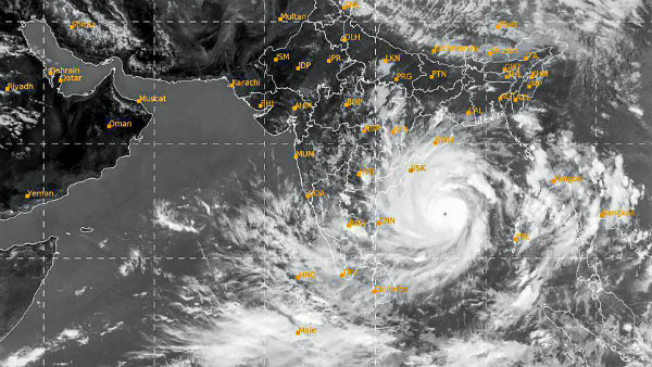 ಪಶ್ಚಿಮ ಬಂಗಾಳದಲ್ಲಿ 3 ಲಕ್ಷ ಮಂದಿ ಸ್ಥಳಾಂತರ 