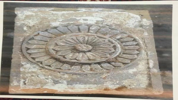 Ancient Shivling idols found near Ram Temple construction site 