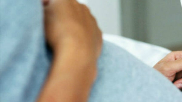 ಕರ್ನಾಟಕದಲ್ಲಿ ಕರ್ತವ್ಯ ಪ್ರಜ್ಞೆ ತೋರಿದ ಗರ್ಭಿಣಿ ಕರ್ನಾಟಕದಲ್ಲಿ ಕರ್ತವ್ಯ ಪ್ರಜ್ಞೆ ತೋರಿದ ಗರ್ಭಿಣಿ