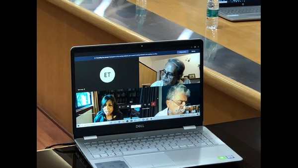 ನೂರು ಕಂಪನಿಗಳ ಮೊದಲ ಪಟ್ಟಿ ತಯಾರಿ ನೂರು ಕಂಪನಿಗಳ ಮೊದಲ ಪಟ್ಟಿ ತಯಾರಿ
