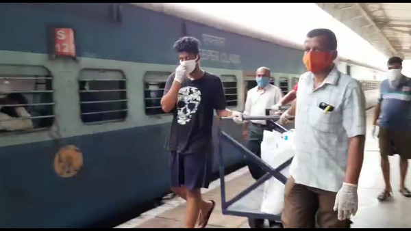 ಶ್ರಮಿಕ್ ರೈಲು ಪ್ರವೇಶಕ್ಕೆ ರಾಜ್ಯಗಳು ಅನುಮತಿ ನೀಡಿ