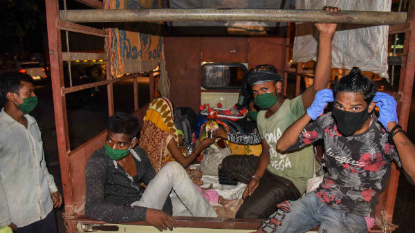 ಫೋಷಕರ ಅಣತೆಯಂತೆ ತಮ್ಮೂರಿಗೆ ಕಾರ್ಮಿಕರು 