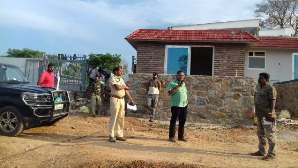  12 ಮಂದಿಗೆ ನೋಟೀಸ್