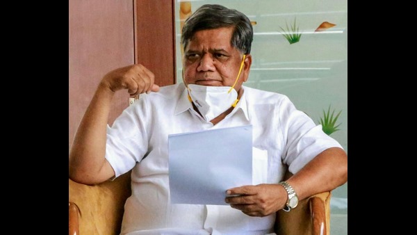 ಜಿಲ್ಲಾಧಿಕಾರಿಗಳಿಂದ ಮಾಹಿತಿ ಪಡೆದ ಸಚಿವರು