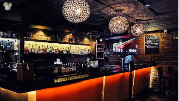 ಫೀನಿಕ್ಸ್ ಮಾಲ್ಸ್ ನ ಅತುಲ್ ರುಯಾ ಫೀನಿಕ್ಸ್ ಮಾಲ್ಸ್ ನ ಅತುಲ್ ರುಯಾ