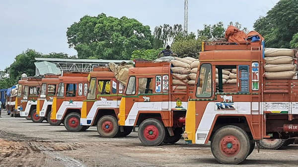ಕೃಷಿ ಚಟುವಟಿಕೆಗೆ ಗೊಬ್ಬರ ಕೃಷಿ ಚಟುವಟಿಕೆಗೆ ಗೊಬ್ಬರ