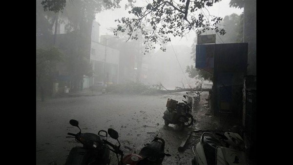 ಇದು ಪೂರ್ವ ಮುಂಗಾರು 