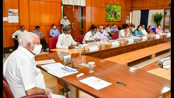 ಮುಜರಾಯಿ ಇಲಾಖೆಯ ಜೊತೆ ಬಿಎಸ್ವೈ ಮಾತುಕತೆ ಮುಜರಾಯಿ ಇಲಾಖೆಯ ಜೊತೆ ಬಿಎಸ್ವೈ ಮಾತುಕತೆ