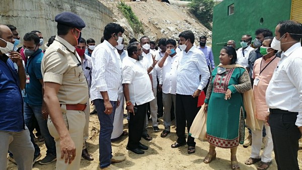 ರಾಜಕೀಯ ಮಾಡಬಾರದು