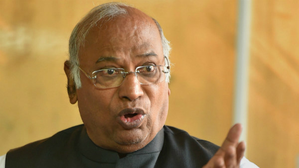 ಯಾವುದೇ ವಾಣಿಜ್ಯ ಕಟ್ಟಡ ಹೊಂದಿಲ್ಲ 