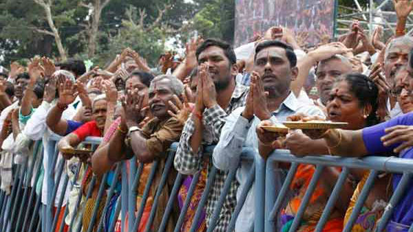 ವಿ.ಐ.ಪಿ ದರ್ಶನ ಇದ್ಯಾ.?