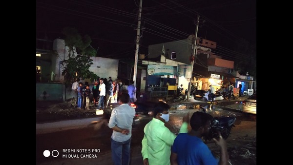  ಸತ್ತ ವ್ಯಕ್ತಿ ಎದುರು ಮನೆಯಲ್ಲಿದ್ದ ಕೊರೊನಾ ಸೋಂಕಿತ ದಂಪತಿ