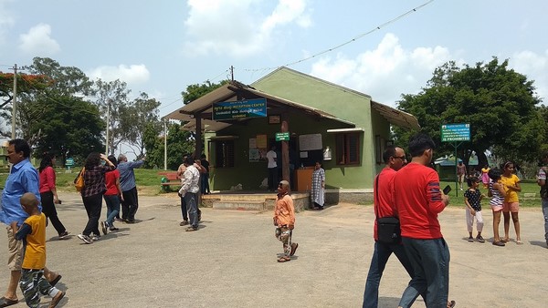  ಕಳೆದ ವರ್ಷ ಸಫಾರಿ ಸ್ಥಳಾಂತರವಾಗಿತ್ತು