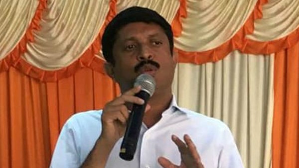 ರಾಜಕಾರಣವನ್ನು ಬದಿಗೊತ್ತಿ ಕೆಲಸ ಮಾಡಿಬೇಕಿದೆ