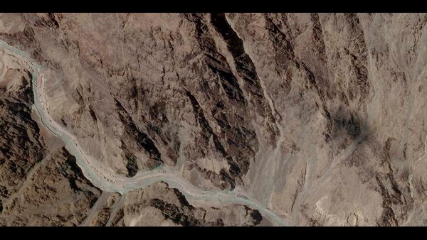 ಗಾಲ್ವಾನ್ ನದಿ ಪಕ್ಕದಲ್ಲೇ ನಿಂತ ಚೀನೀ ಟ್ರಕ್ ಗಳು 