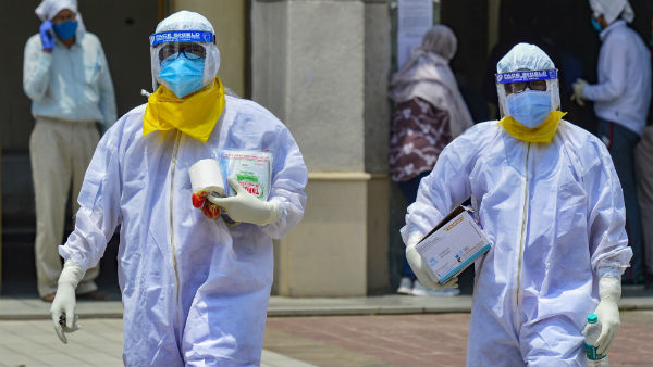 ಎಲ್ಲಿಗೆ, ಎಷ್ಟು ತಂಡಗಳು?