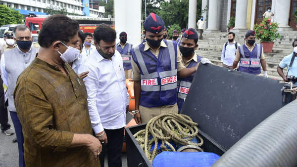 ಸಿಬ್ಬಂದಿಗಳು ತಯಾರಿ