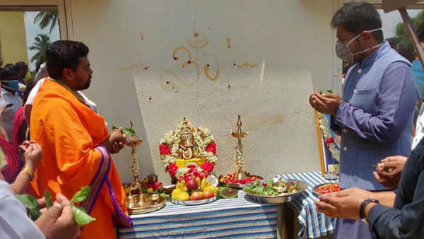 ಡಿಕೆಶಿ ಸಮ್ಮುಖದಲ್ಲಿ ಕಾಂಗ್ರೆಸ್‌ಗೆ