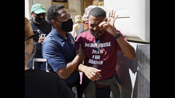 ವಿಶ್ವದ ದೊಡ್ಡಣ್ಣನ ನೆಲದಲ್ಲಿ ಮಂಡಿಯೂರಿದ ಖಾಕಿ 