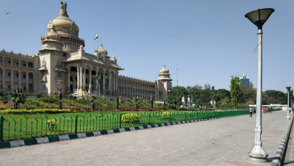 ಬೆಂಗಳೂರು ತೊರೆಯುತ್ತಿದ್ದಾರೆ ಜನರು
