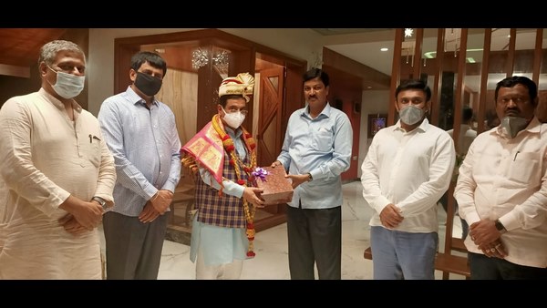 Union Parliamentary Affairs Minister Pralhad Joshi has met with state BJP leaders