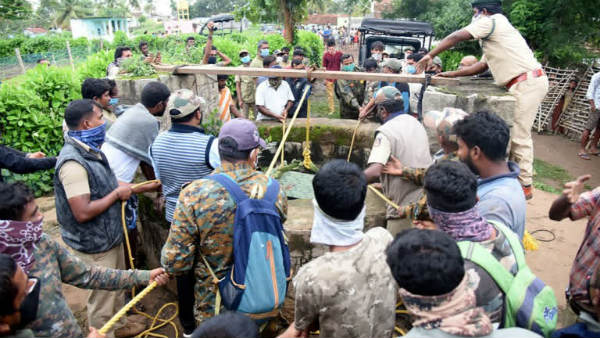 Nagarahole RFO Enters 100-Ft Dry Well To Rescue Leopard In Mysuru