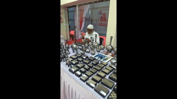 Flipkart signs MoU with Karnataka government to promote local art, craft and handlooms Flipkart signs MoU with Karnataka government to promote local art, craft and handlooms