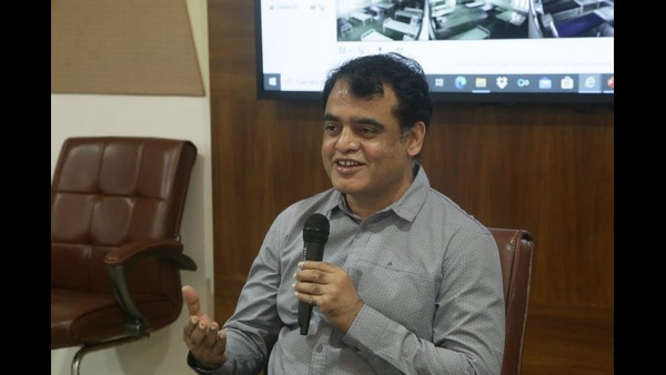 ಸವಾಲುಗಳ ಮಧ್ಯೆ